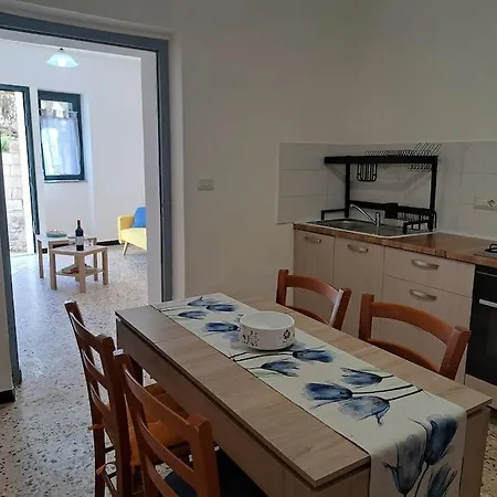 Dommo Mannai Anzellu Daire Dorgali